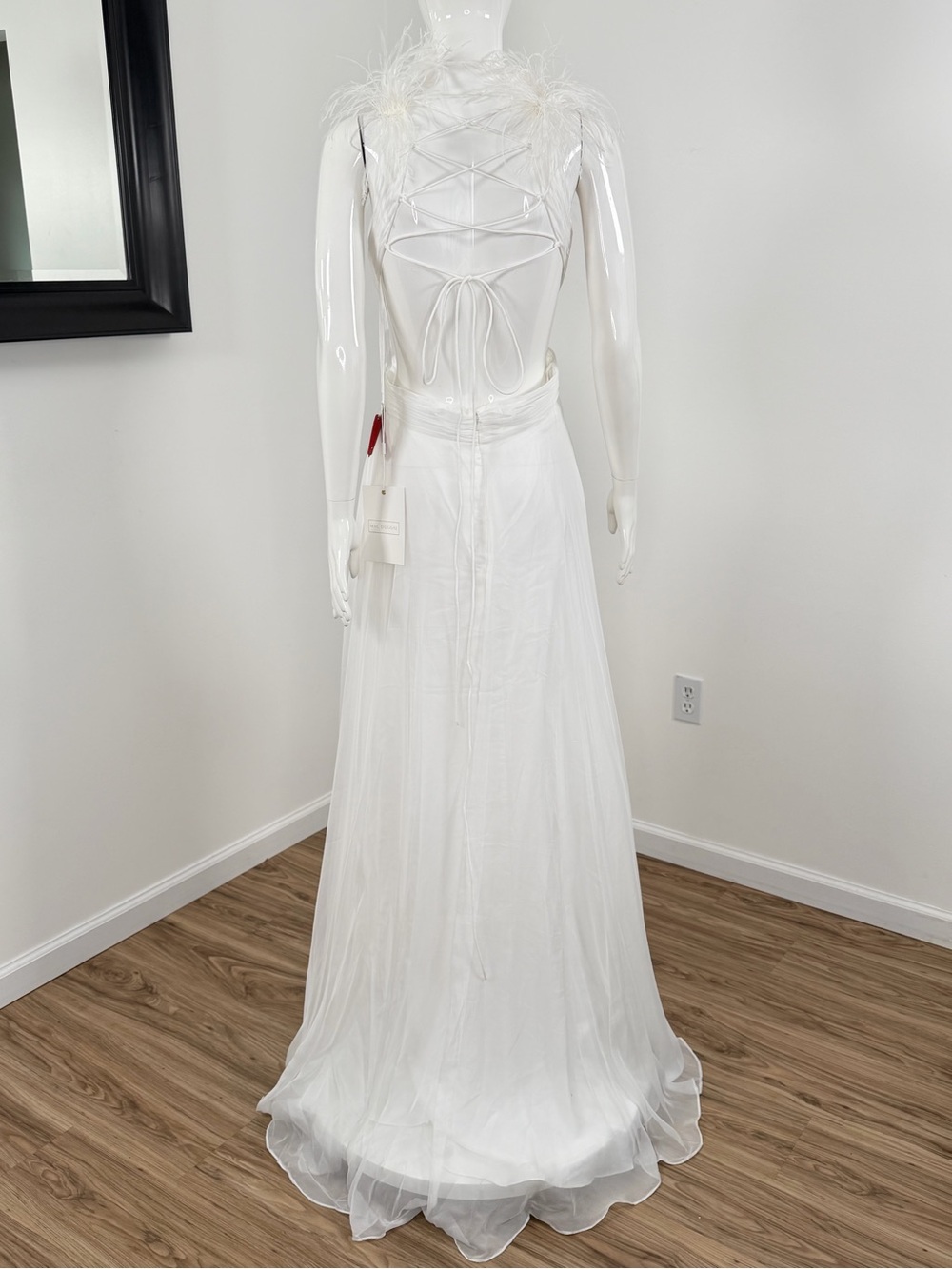 Mac Duggal 68113 White Plunge Neck Ostrich Feather A-Line Chiffon Gown Size 6 - Picture 8 of 12